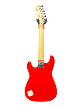 Charger l'image dans la galerie, Squier Mini Strat Electric Guitar w/Laurel Fingerboard - Dakota Red - FLOOR MODEL