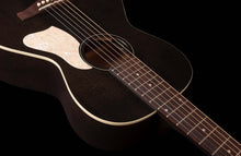 Charger l'image dans la galerie, Art & Lutherie 042418 Roadhouse Faded Black A/E Parlor Acoustic Guitar MADE In CANADA-(6536632729794)