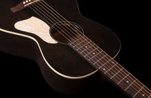 Charger l'image dans la galerie, Art & Lutherie 042418 Roadhouse Faded Black A/E Parlor Acoustic Guitar MADE In CANADA-(6536632729794)