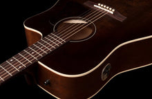 Charger l'image dans la galerie, Art & Lutherie 042432 / 051687 Americana Cutaway Acoustic Electric CW QIT - Bourbon Burst MADE In CANADA-(6536631386306)