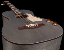 Charger l'image dans la galerie, Art & Lutherie 047079 Roadhouse Denim Blue Q-Discrete Parlor Acoustic Electric Made In Canada-(6536632860866)
