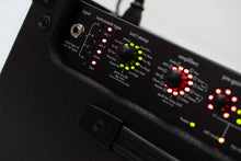 Charger l'image dans la galerie, Peavey Vypyr X 1 Ampli combo guitare/basse/acoustique 1x8 pouces 20 watts