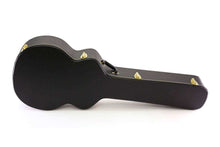 Charger l'image dans la galerie, Black hardshell jumbo acoustic guitar case with plush interior and metal fasteners