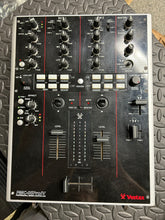 Charger l'image dans la galerie, Vestax PMC-05ProIV DJ Mixer - PRE OWNED
