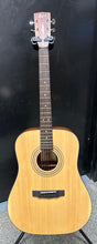 Charger l'image dans la galerie, Cort Earth 60 NS Acoustic Guitar with Carrying Bag - PRE OWNED
