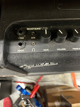 Charger l'image dans la galerie, Fender Mustang LT25 Guitar Amplifier - PRE OWNED

