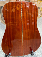 Charger l'image dans la galerie, Washburn D10SLH Left-Handed Dreadnought Acoustic Guitar - PRE OWNED
