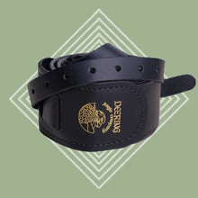 Charger l'image dans la galerie, DEERING EAGLE LOGO LEATHER CRADLE BANJO STRAP-(8375809016063)

