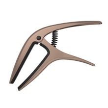 Charger l'image dans la galerie, Ernie Ball Axis Capodastre - Or Satiné
