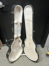 Load image into Gallery viewer, Gibson Les Paul Hardshell Case - Pre Owned
