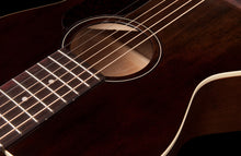 Charger l'image dans la galerie, Art &amp; Lutherie 042395 Roadhouse Bourbon Burst A/E Parlor Acoustic Electric Guitar MADE In CANADA-(6536632631490)
