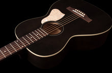 Charger l'image dans la galerie, Art &amp; Lutherie 042418 Roadhouse Faded Black A/E Parlor Acoustic Guitar MADE In CANADA-(6536632729794)
