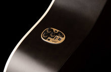 Charger l'image dans la galerie, Art &amp; Lutherie 042470 / 051717 Americana Acoustic Electric Guitar Faded Black QIT Made In Canada-(6536631320770)
