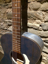 Charger l'image dans la galerie, Art &amp; Lutherie 047086 Legacy Concert Acoustic Electric Guitar Denim Blue Q-Discrete Made In Canada-(6536632008898)
