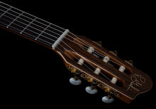 Charger l'image dans la galerie, Godin 049752 Présentation Solid Top Guitare classique en nylon fabriquée au Canada
