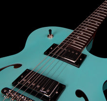 Charger l'image dans la galerie, Godin 050215 Montreal Premiere HT Laguna Blue 6 cordes RH Hollow Body Guitar MADE In CANADA
