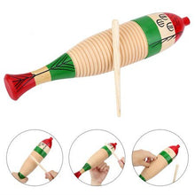 Charger l'image dans la galerie, Guiro en bois : forme de poisson de grande taille avec bâton en bois 
