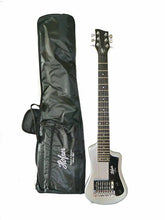 Charger l'image dans la galerie, Hofner HCT-SH-SBT-O Shorty Travel Electric Guitar Metallic Silver with Gig Bag
