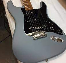 Charger l'image dans la galerie, Fender Strat MIM - Satin Grey - Occasion
