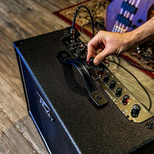 Charger l'image dans la galerie, Peavey Vypyr X 1 Ampli combo guitare/basse/acoustique 1x8 pouces 20 watts
