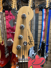 Charger l'image dans la galerie, Fender Squier P Bass Affinity Series - Candy Apple Red - Occasion

