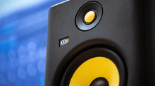 Charger l'image dans la galerie, KRK ROKIT 10-3 G4 10" moniteur de studio amplifié milieu de terrain 3 voies 
